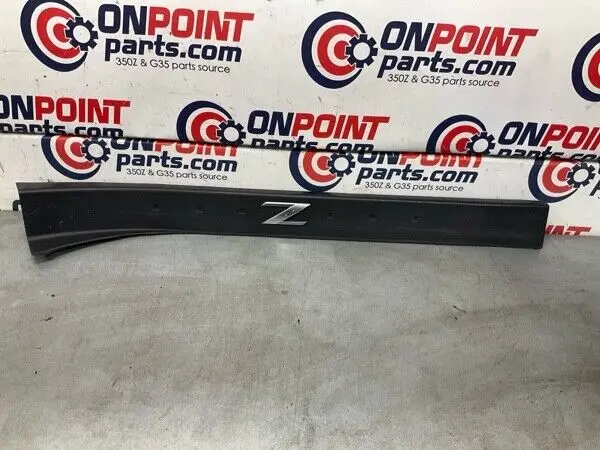 2004 Nissan Z33 350Z Front Driver Door Threshold Kick Plate Trim Oem 22Bgwf7