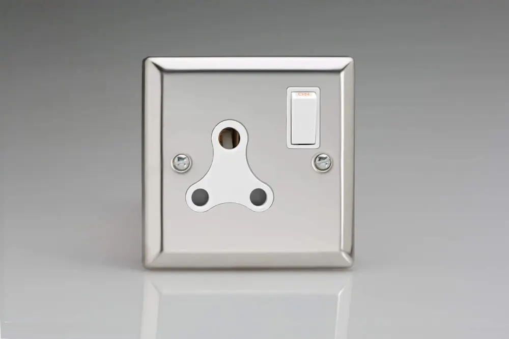 Varilight 1-Gang 15A Round Pin Plug Socket Mirror Shiny metal XCRP15AW